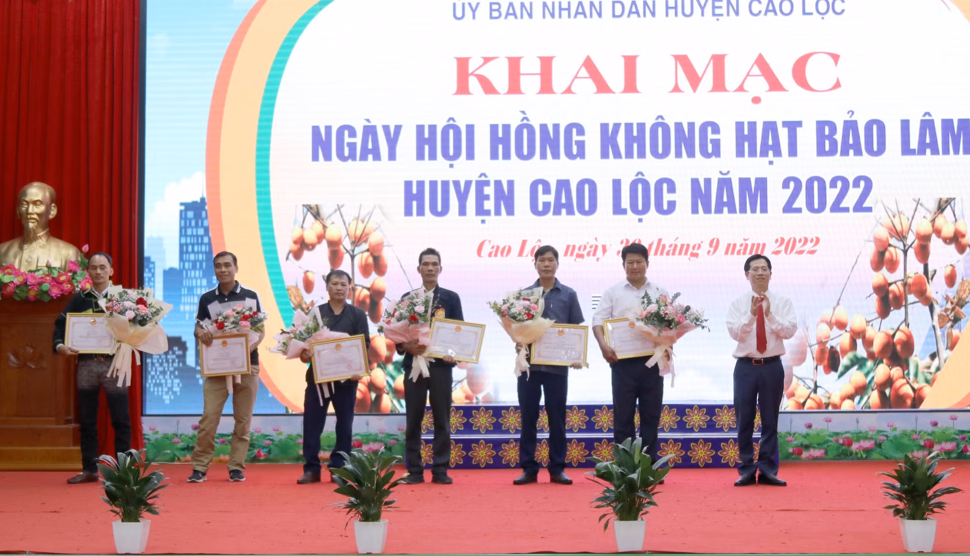 Đẩy mạnh quảng bá, tiêu thụ hồng không hạt Bảo Lâm ảnh 3