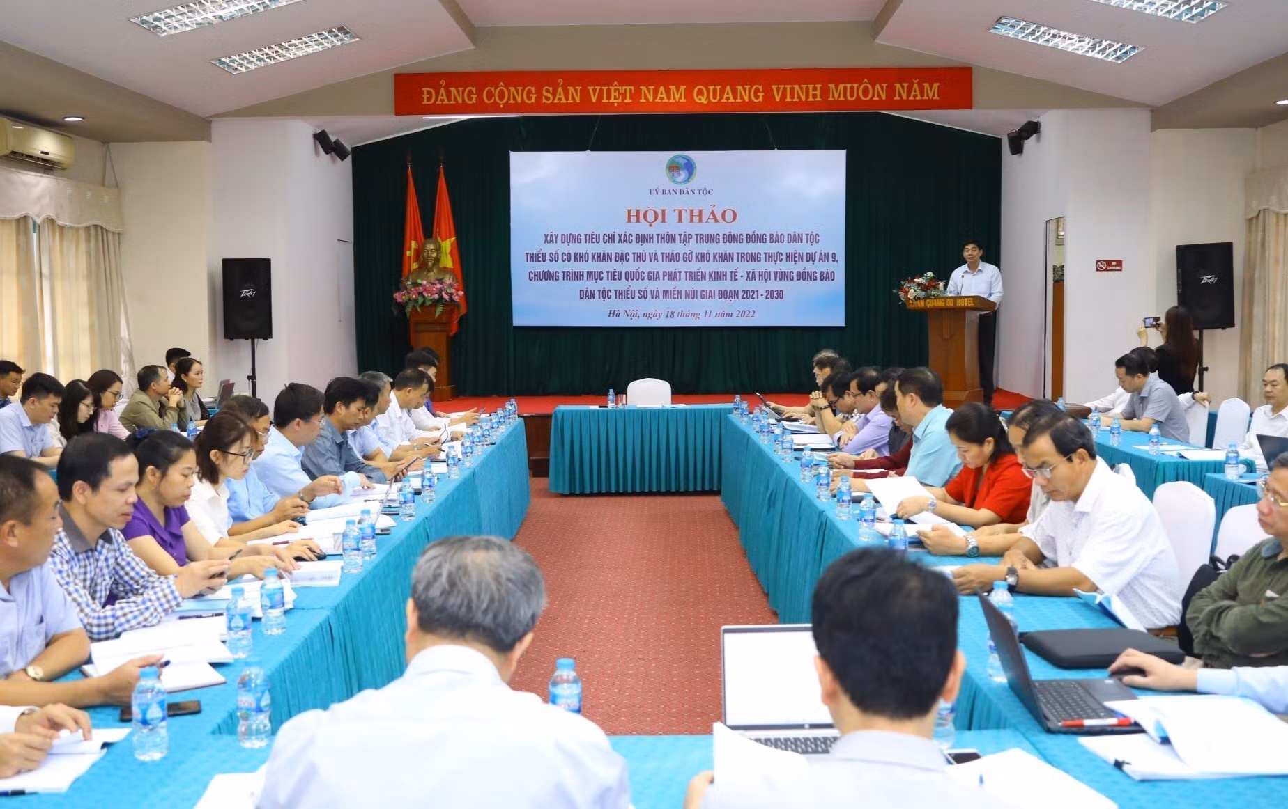 Tăng cường hỗ trợ các thôn có đông đồng bào dân tộc thiểu số, khó khăn đặc thù ảnh 1
