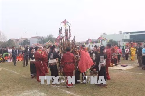 Lễ hội Chá Mùn (huyện Lang Chánh). Ảnh: Khiếu Tư - TTXVN