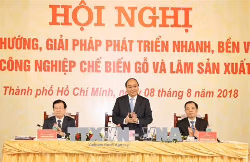 Thủ tướng Nguyễn Xuân Phúc, Phó Thủ tướng Trịnh Đình Dũng và các đại biểu tham dự hội nghị. Ảnh: Thống Nhất – TTXVN