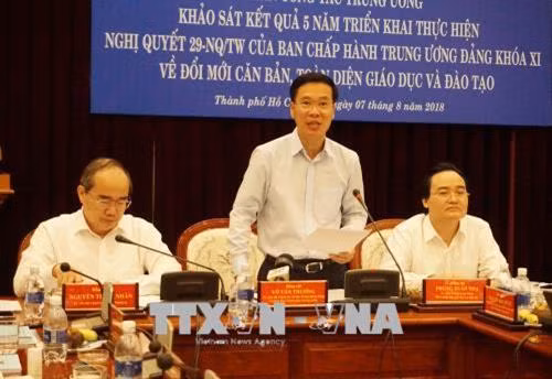 Đồng chí Võ Văn Thưởng, Ủy viên Bộ Chính trị, Bí thư Trung ương Đảng, Trưởng Ban Tuyên giáo Trung ương phát biểu tại buổi làm việc với lãnh đạo Thành ủy Thành phố Hồ Chí Minh. Ảnh: Thu Hoài - TTXVN