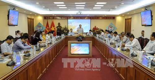 Kỷ niệm 7 năm Truyền hình Thông tấn chính thức phát sóng và Liên hoan Truyền hình Thông tấn Lần thứ Nhất, sáng 18/8/2017, tại Trung tâm Thông tấn Quốc gia (số 5, Lý Thường Kiệt, Hà Nội", Trung tâm Truyền hình Thông tấn tổ chức Hội thảo với chủ đề "Nâng cao chất lượng thông tin Truyền hình Thông tấn". Ông chí Nguyễn Đức Lợi, Uỷ viên Trung ương Đảng, Tổng Giám đốc TTXVN đến dự và phát biểu chỉ đạo hội thảo. Trong ảnh: Giám đốc Truyền hình Thông tấn Nguyễn Thiện Thuật chủ trì hội thảo. Ảnh: Dương Bình/TTXVN phát.