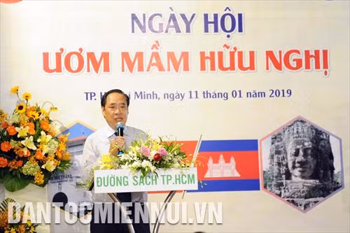 Đại diện Trung ương Hội Hữu nghị Việt Nam - Campuchia phát biểu tại Ngày hội