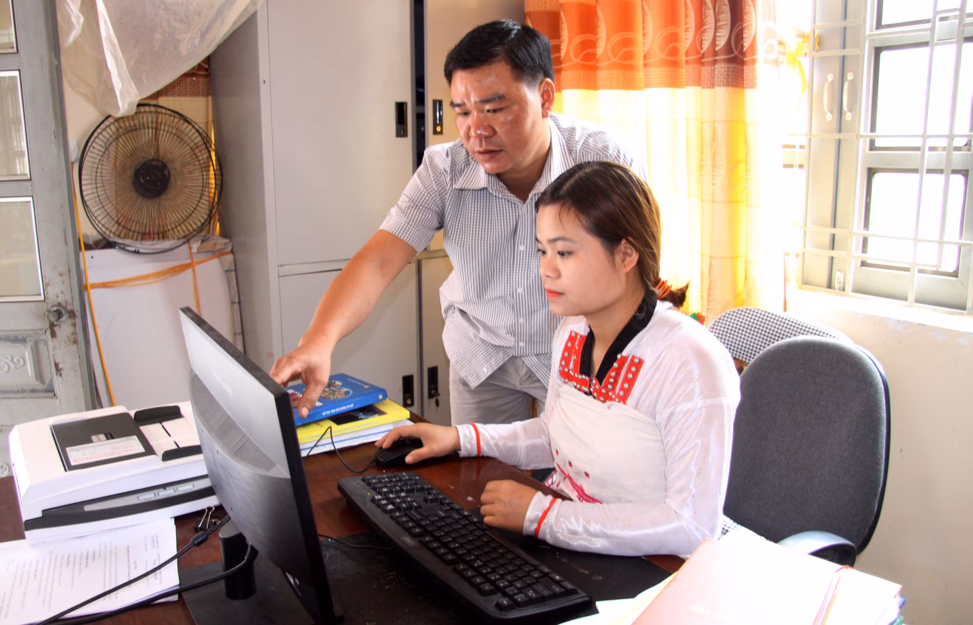 Lai Châu tìm giải pháp nâng cao đời sống đồng bào dân tộc Mảng ảnh 2
