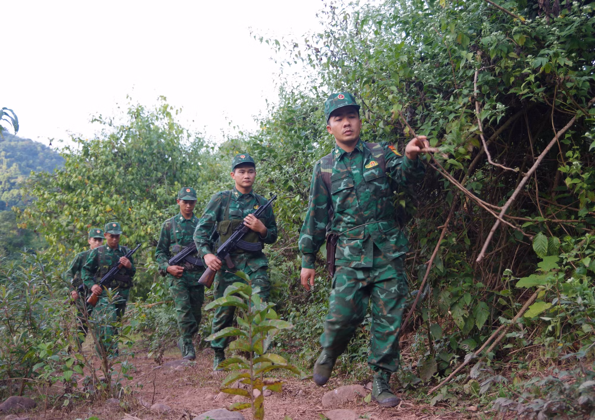 “Xuân Biên phòng ấm lòng dân bản” tại các xã biên giới Điện Biên ảnh 3