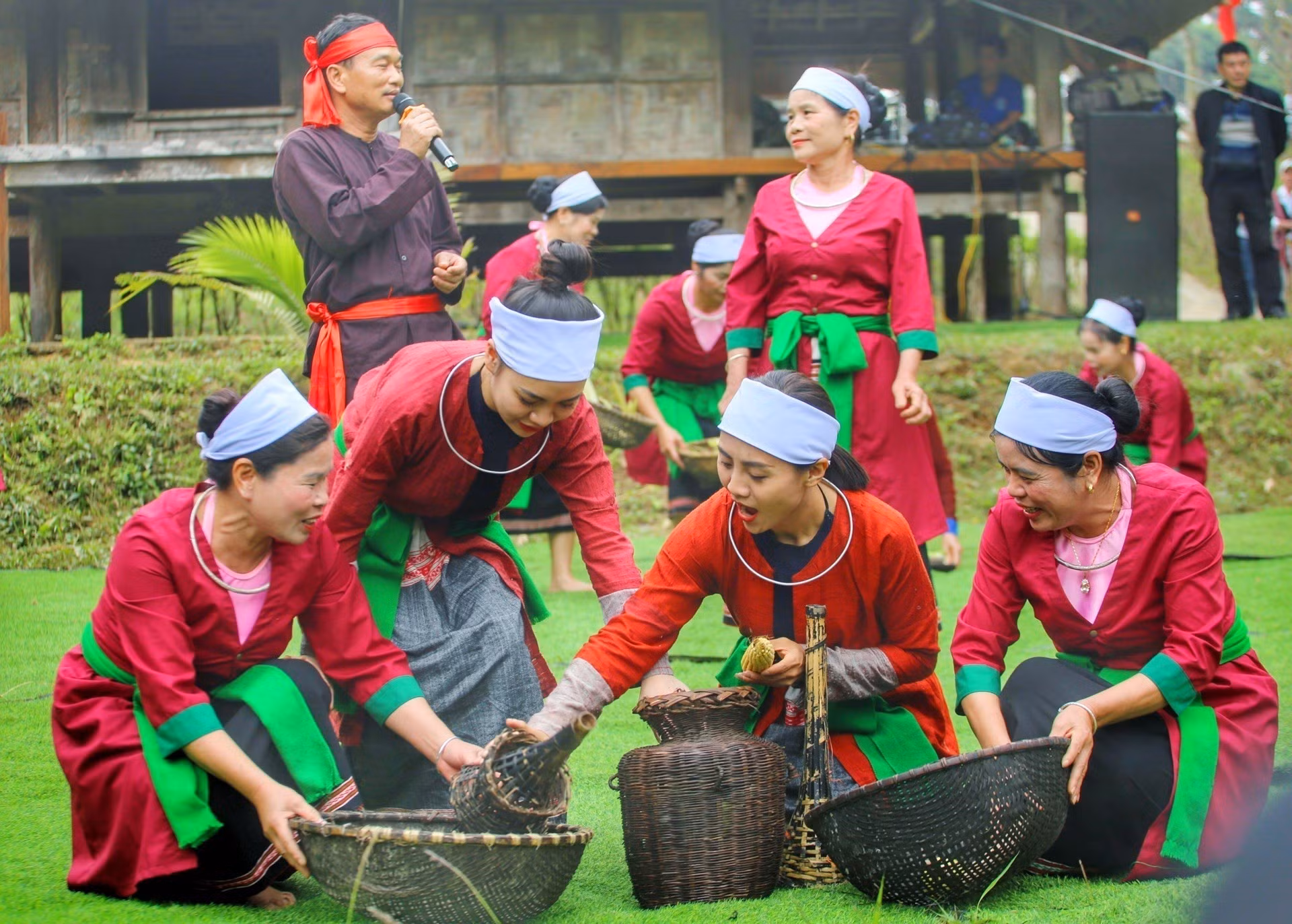 Tái hiện nghi thức "Chậm đò ho" của dân tộc Thổ ảnh 2