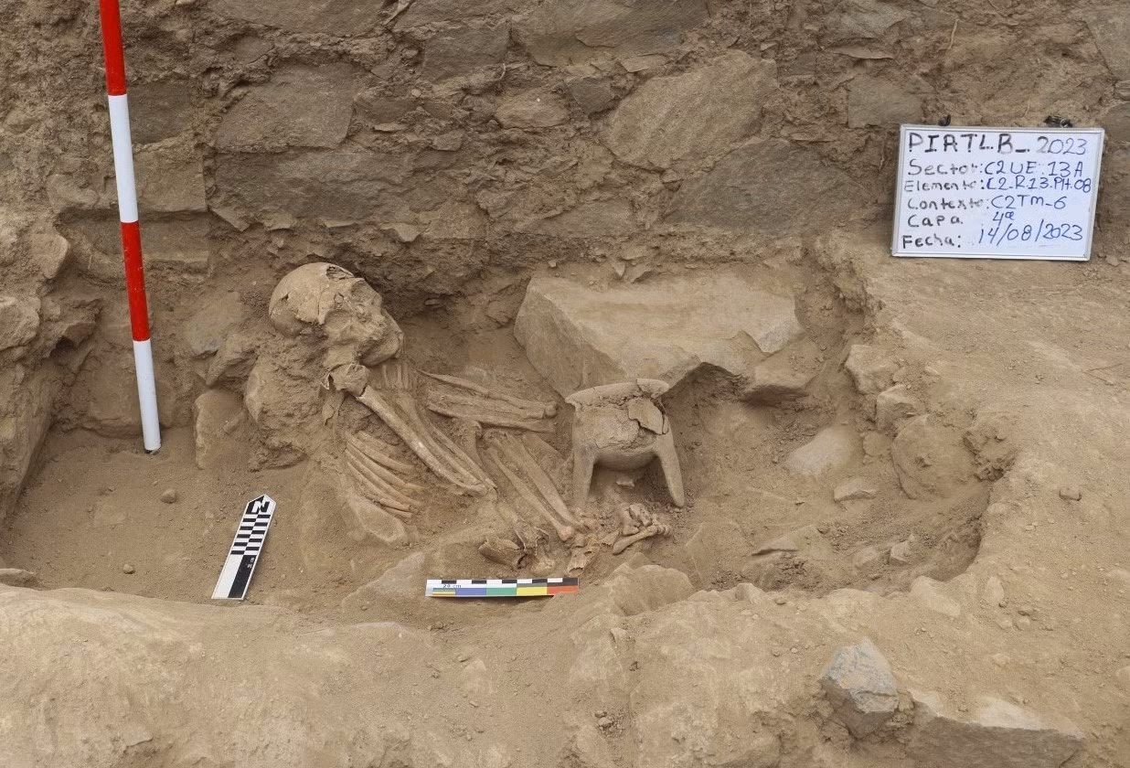 Phát hiện địa điểm thờ cúng tổ tiên thời tiền Inca ở Peru ảnh 1