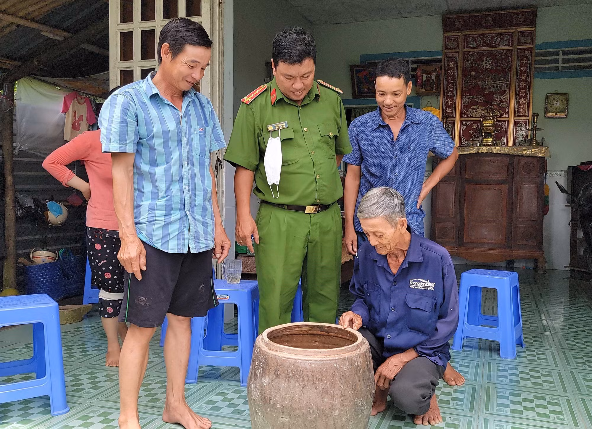 Cần Thơ: Bàn giao cho Vườn quốc gia U Minh Hạ con tê tê do người dân bắt được ảnh 1