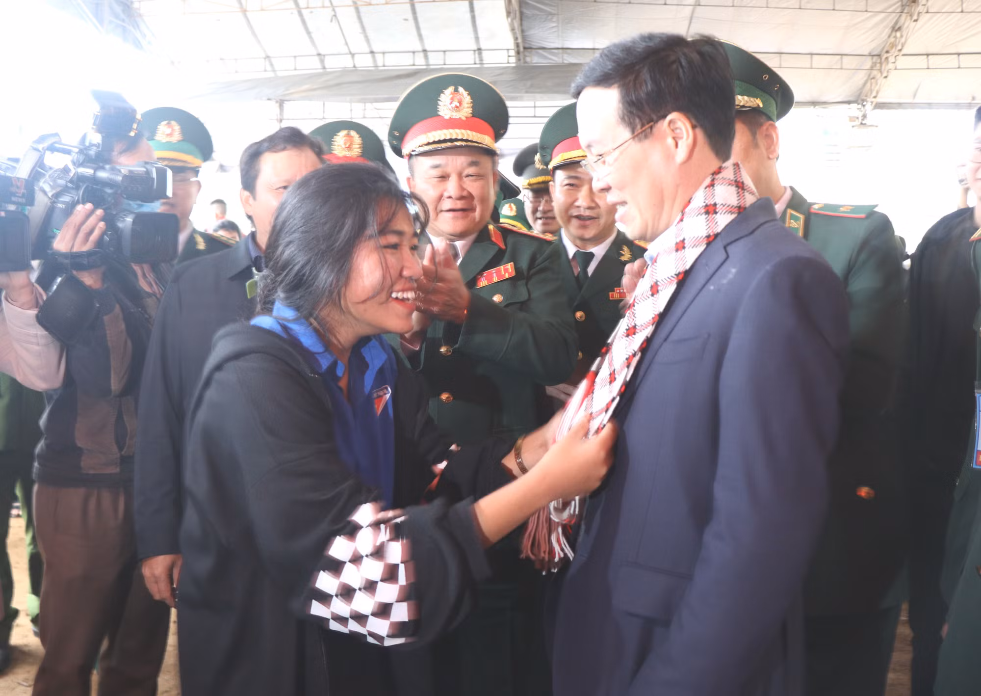 Thường trực Ban Bí thư Võ Văn Thưởng dự chương trình "Xuân Biên phòng ấm lòng dân bản" ảnh 9