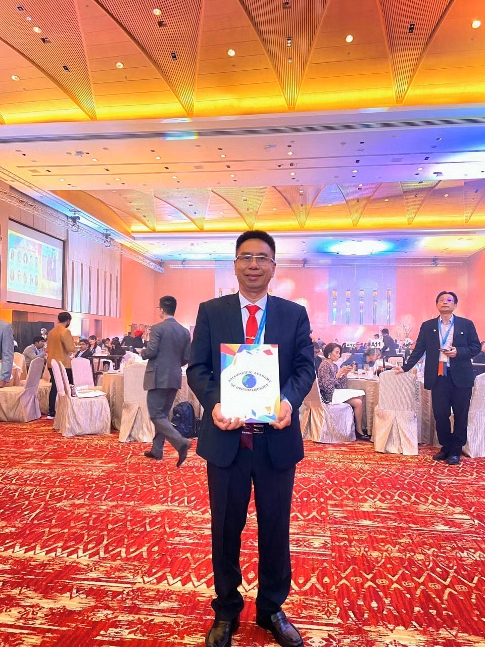 Bác sĩ Nguyễn Viết Giáp được nhận Giải thưởng Cống hiến xuất sắc về phòng, chống mù lòa châu Á - Thái Bình Dương ảnh 4