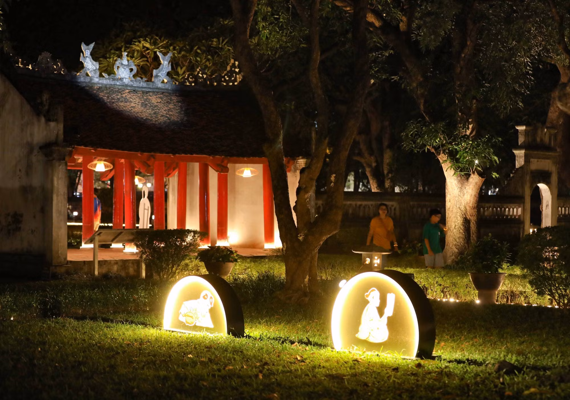  Tour Đêm Văn Miếu - Quốc Tử Giám mang "Tinh hoa Đạo học" đến với du khách ảnh 14