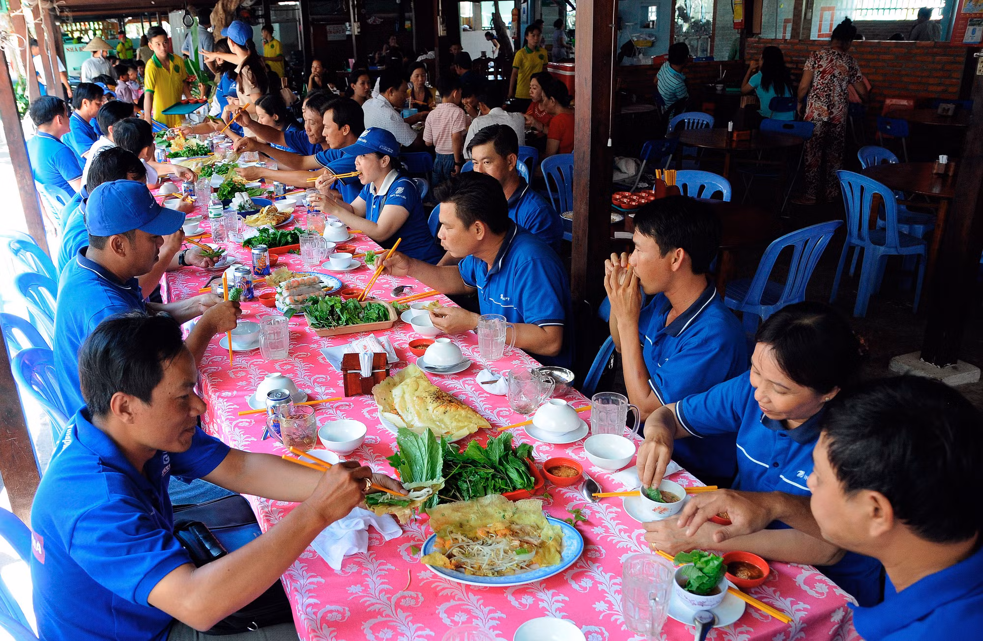 Hấp dẫn bánh xèo Giồng Nhãn ảnh 3