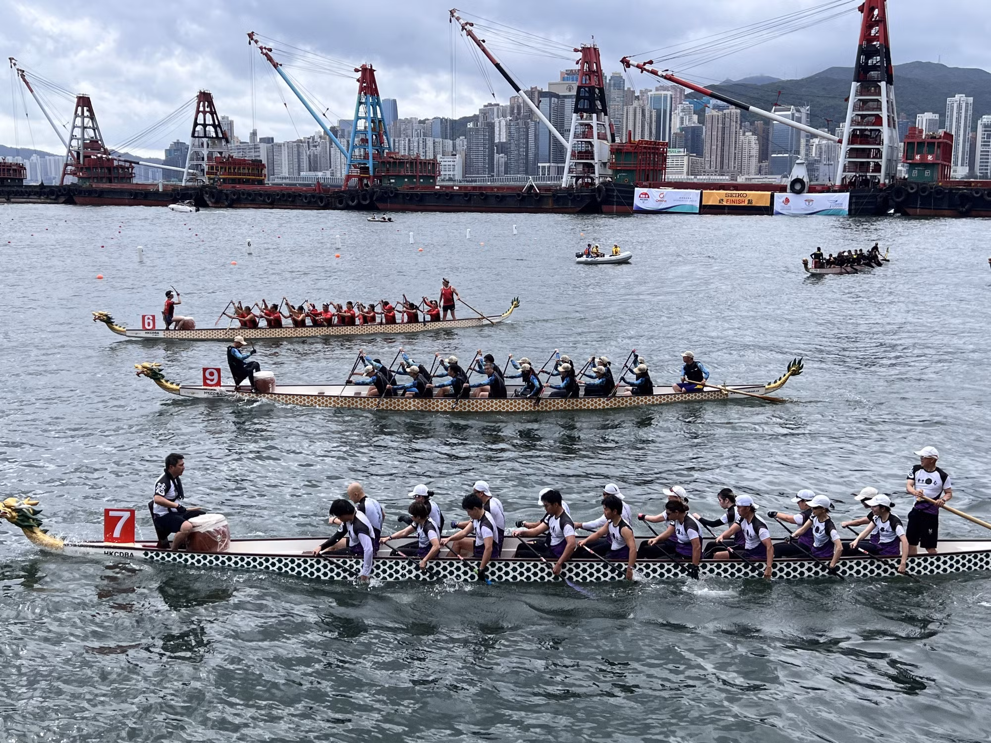 Sôi động cuộc đua thuyền rồng quốc tế ở Hong Kong (Trung Quốc) ảnh 5