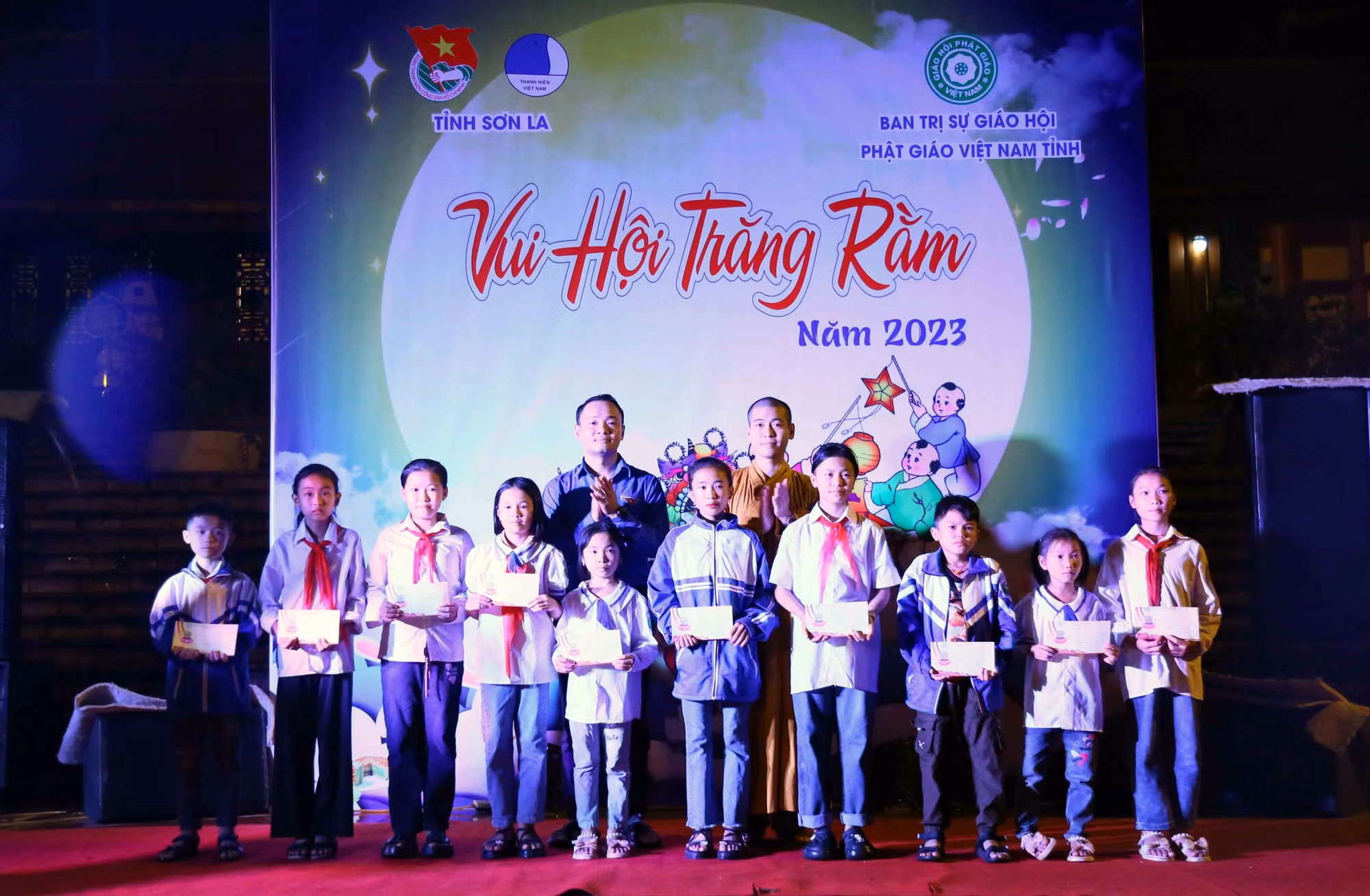 Khích lệ tinh thần hiếu học của thiếu nhi Sơn La ảnh 3
