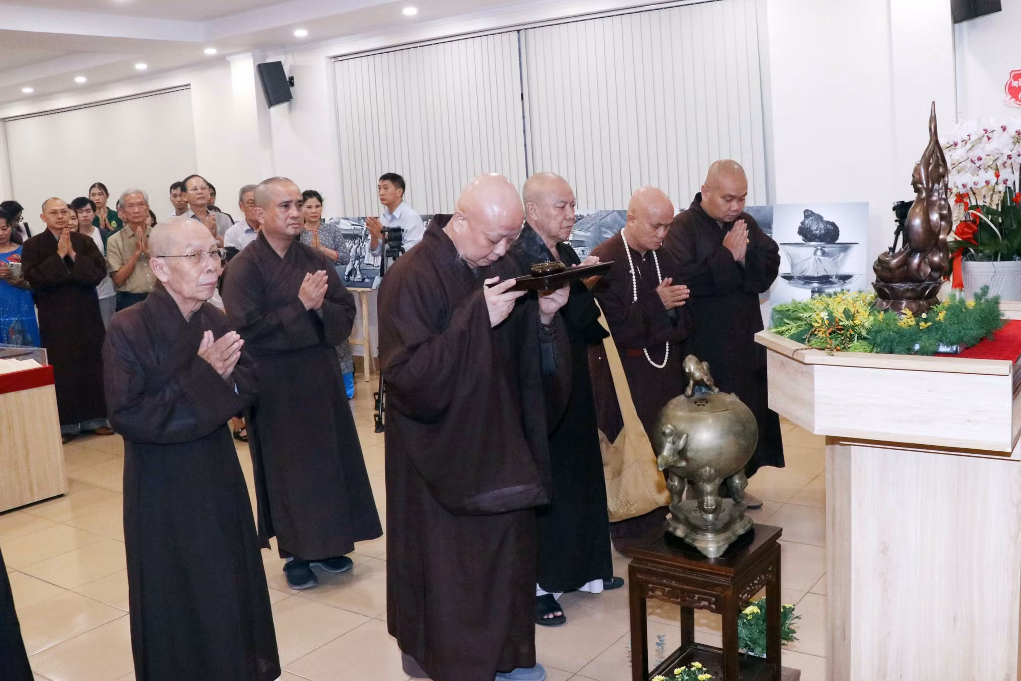 Triển lãm tư liệu báo chí Phật giáo “Kết nên một đài sen” ảnh 1