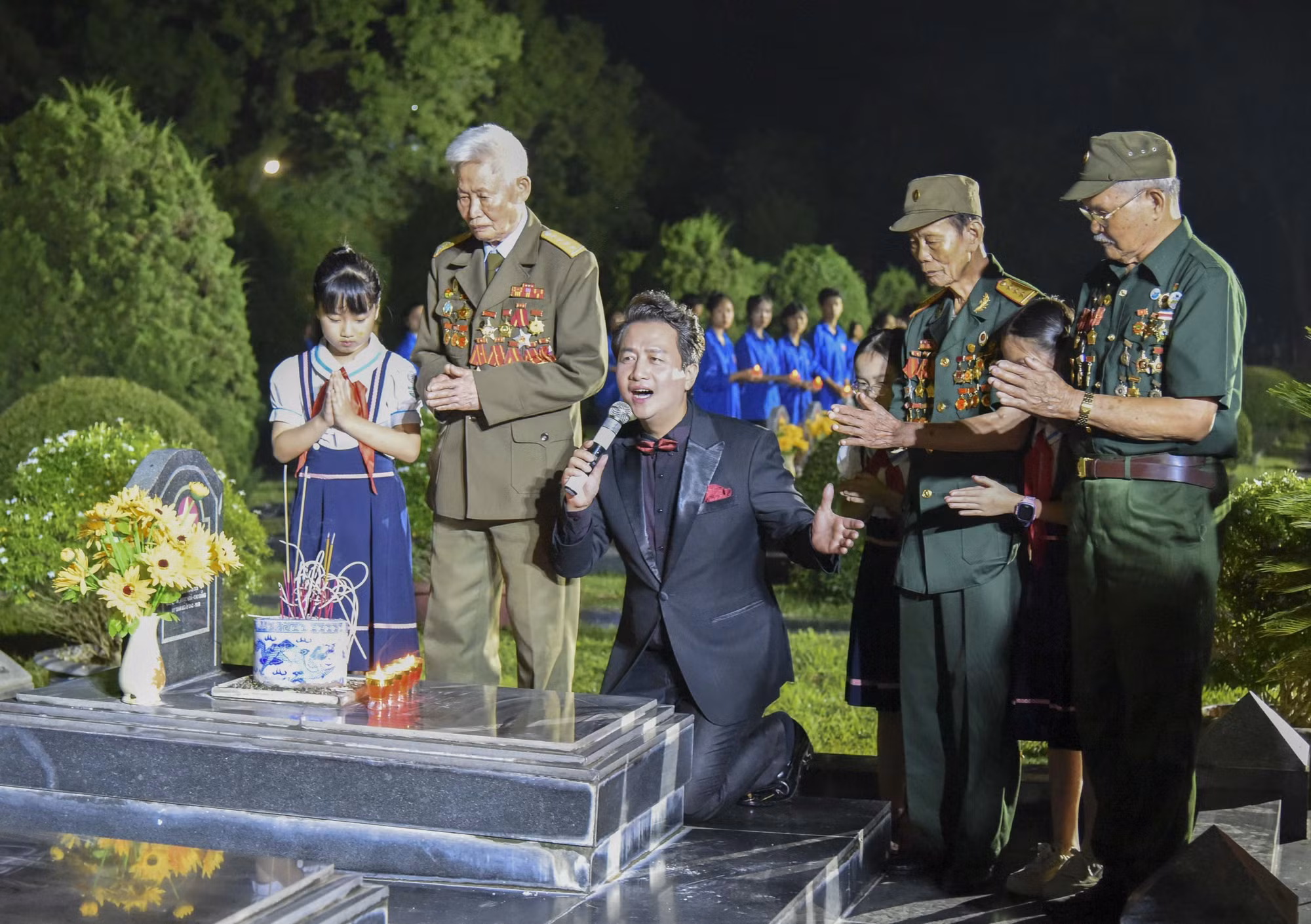 Chủ tịch nước dự Chương trình nghệ thuật đặc biệt: “Bản hùng ca bất diệt” ảnh 6