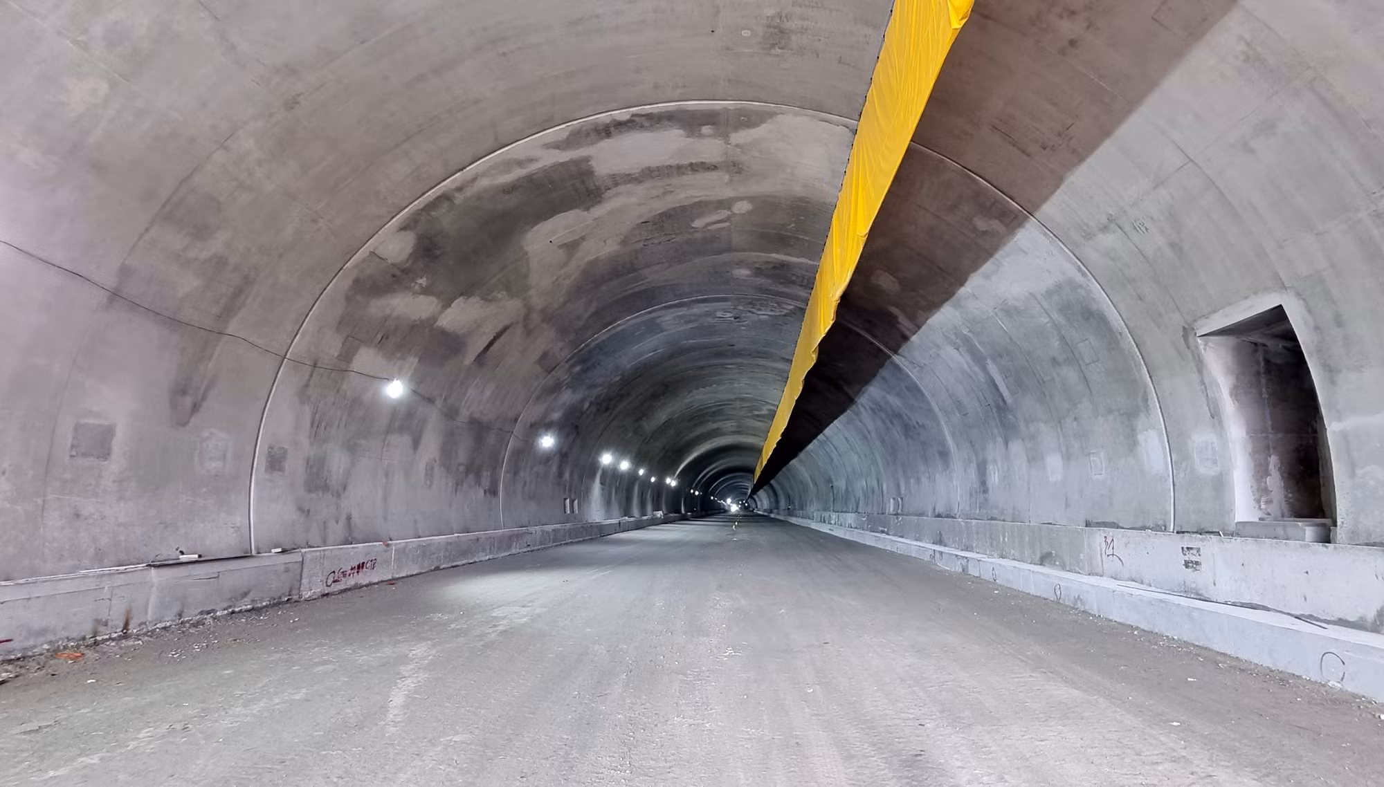 Thông hầm Núi Vung thuộc dự án cao tốc Cam Lâm – Vĩnh Hảo ảnh 3
