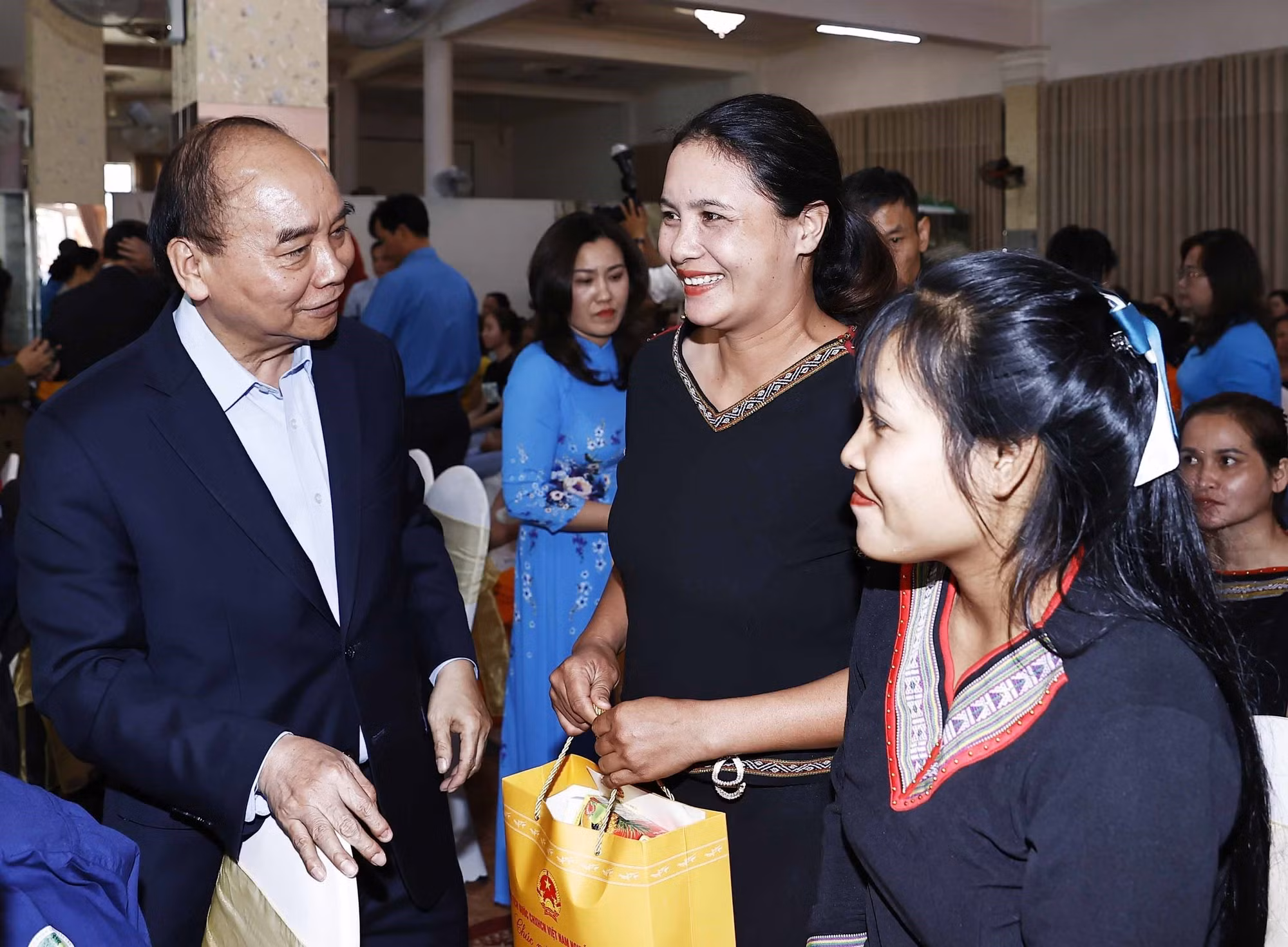 Chủ tịch nước Nguyễn Xuân Phúc kiểm tra công tác ứng trực dịp Tết Nguyên đán của Bộ đội Biên phòng Đắk Lắk ảnh 4