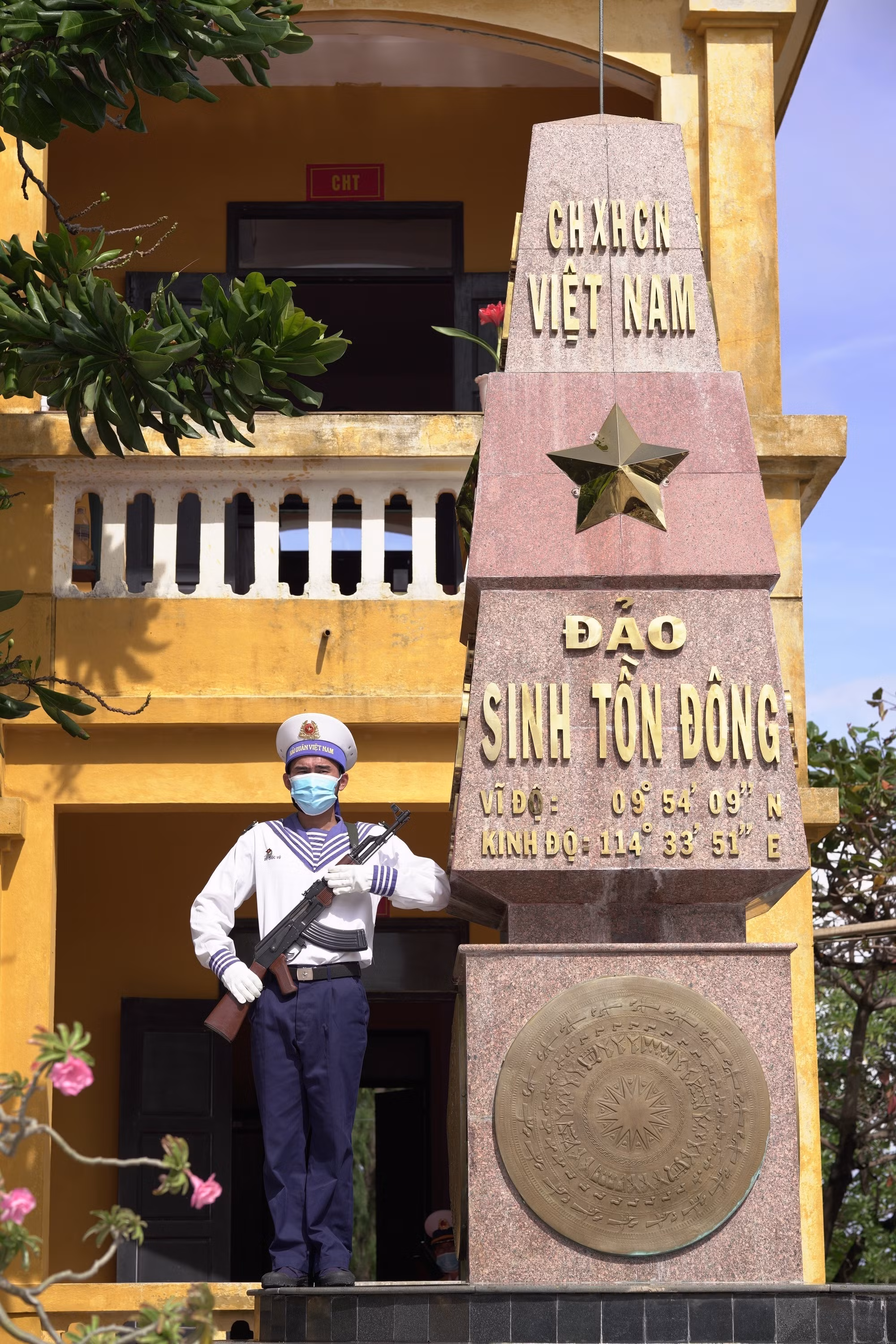 Sức sống trên đảo Sinh Tồn Đông ảnh 1