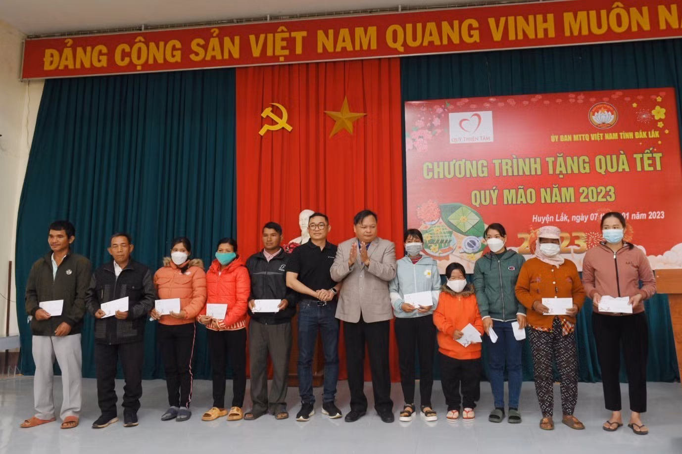 Chăm lo Tết cho người dân có hoàn cảnh khó khăn ở Đắk Lắk ảnh 1