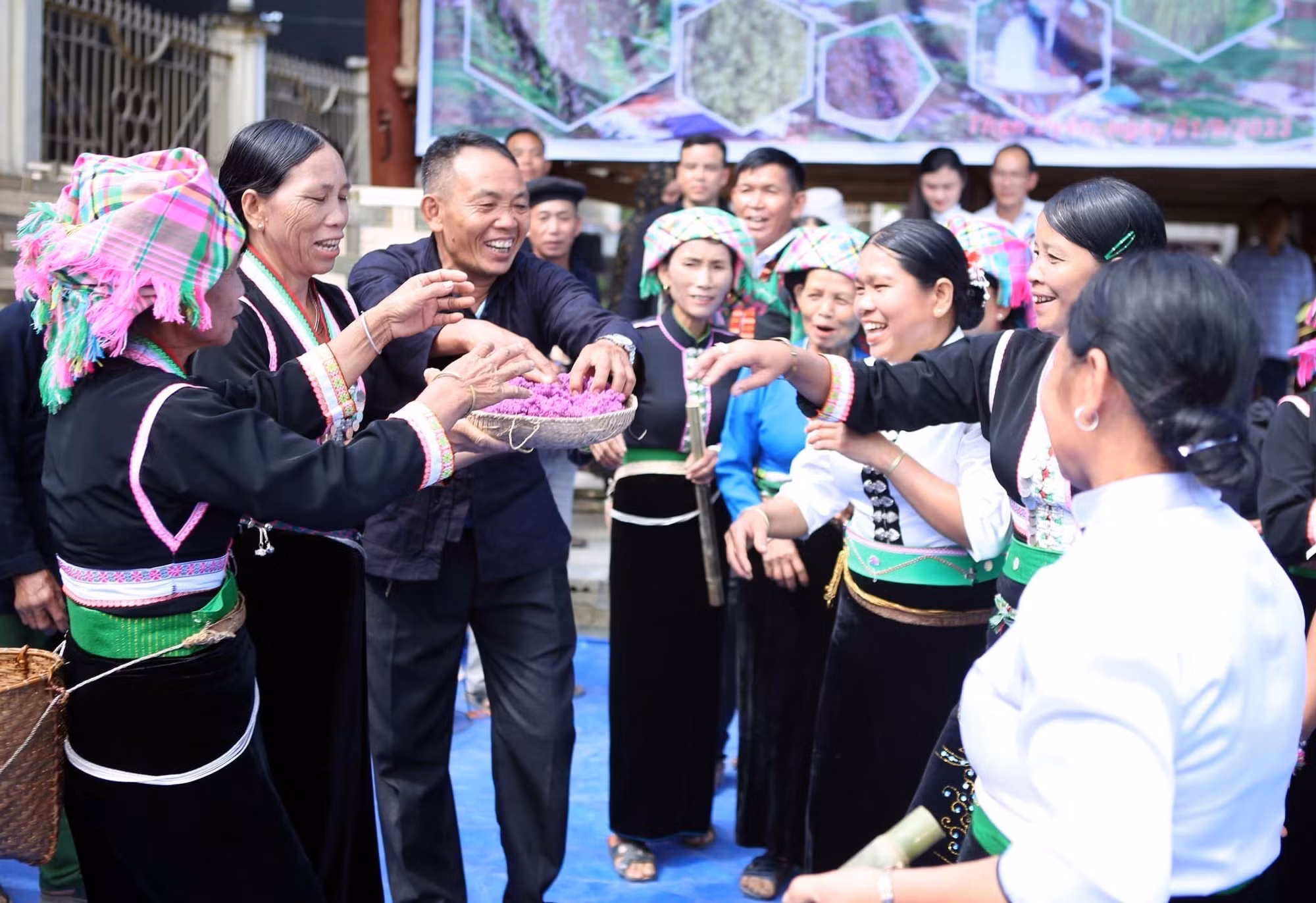 Tái hiện Lễ hội Mừng Cơm mới của đồng bào dân tộc Khơ Mú ở Than Uyên, Lai Châu ảnh 6