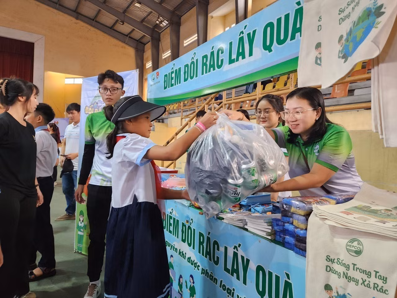 Ngày hội tái chế Huế 2023: Nâng cao ý thức bảo vệ môi trường trong học sinh ảnh 3
