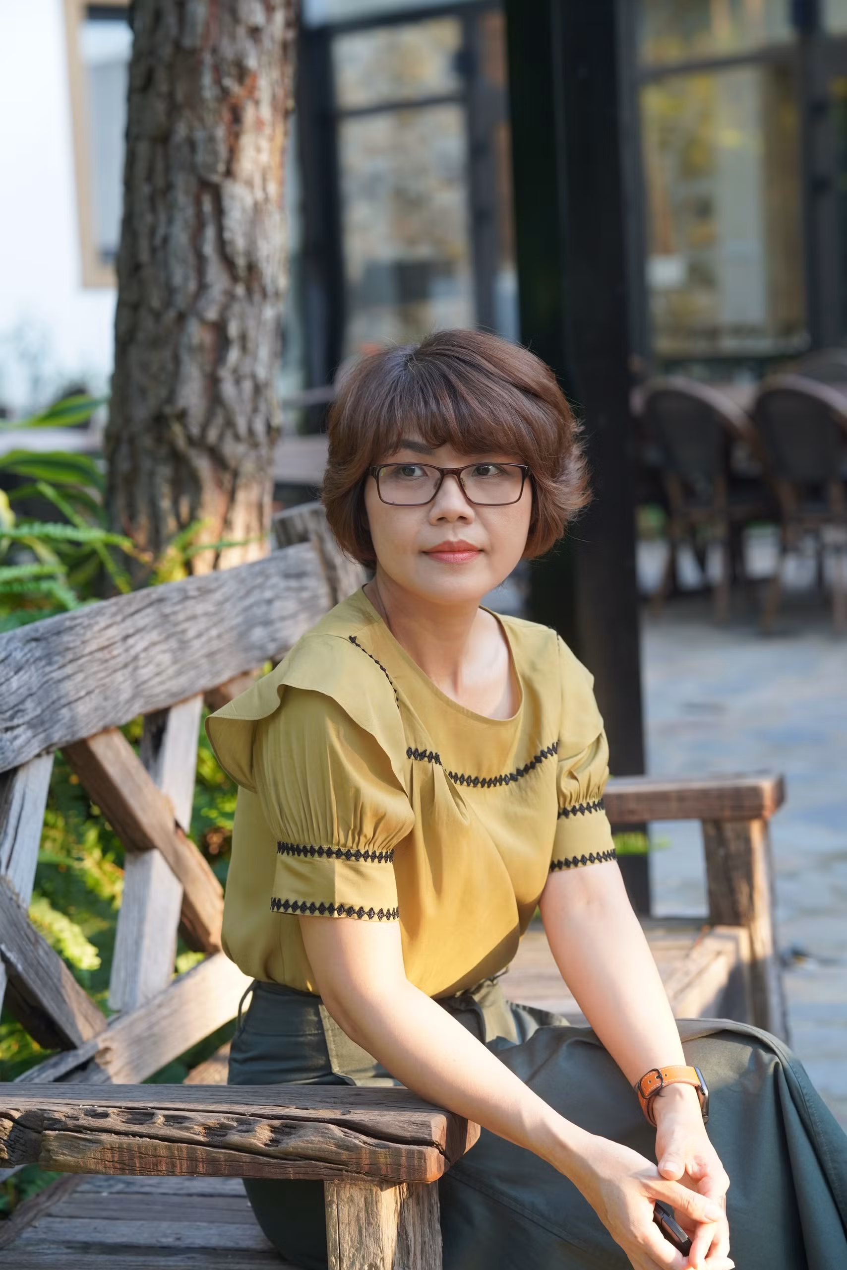 Nhà văn Đỗ Bích Thúy và những trang viết đậm dấu ấn văn hóa dân tộc miền núi ảnh 1