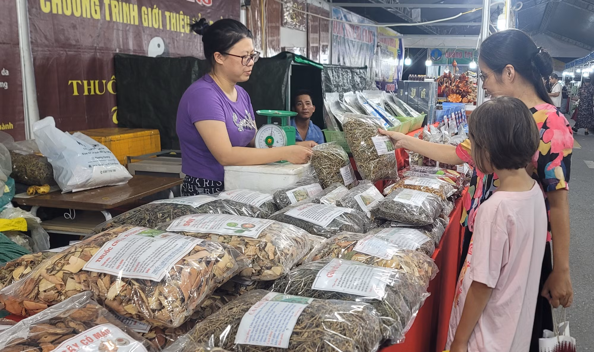 Hà Nội giới thiệu sản phẩm OCOP gắn với văn hóa các tỉnh miền núi phía Bắc ảnh 2