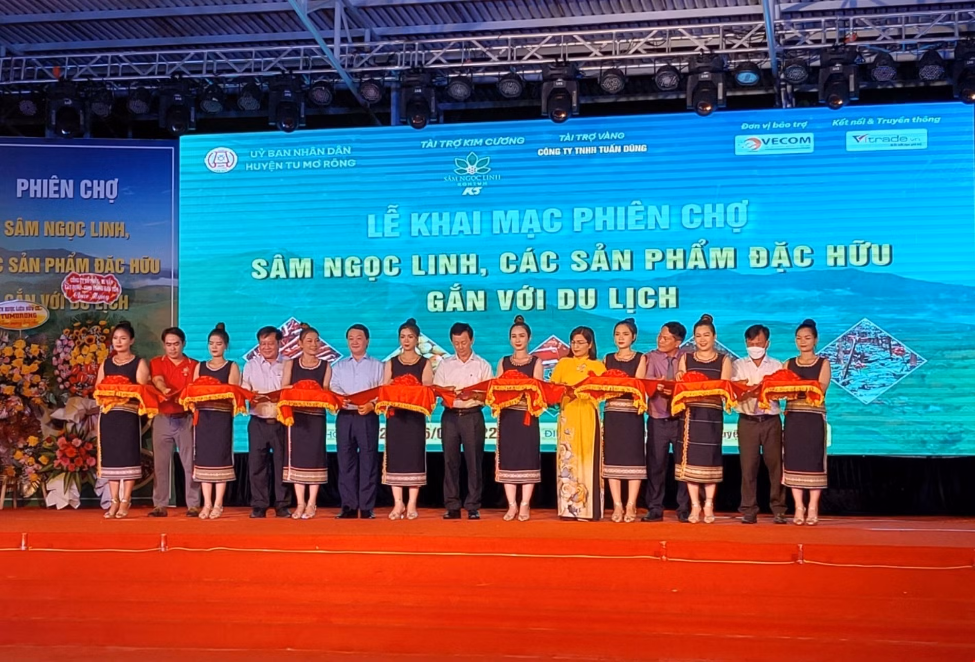 Sắc xuân trên “thánh địa” sâm ảnh 2