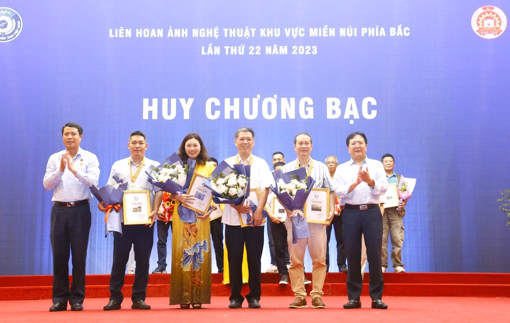 Quảng bá vẻ đẹp thiên nhiên, con người miền núi phía Bắc qua ảnh ảnh 3