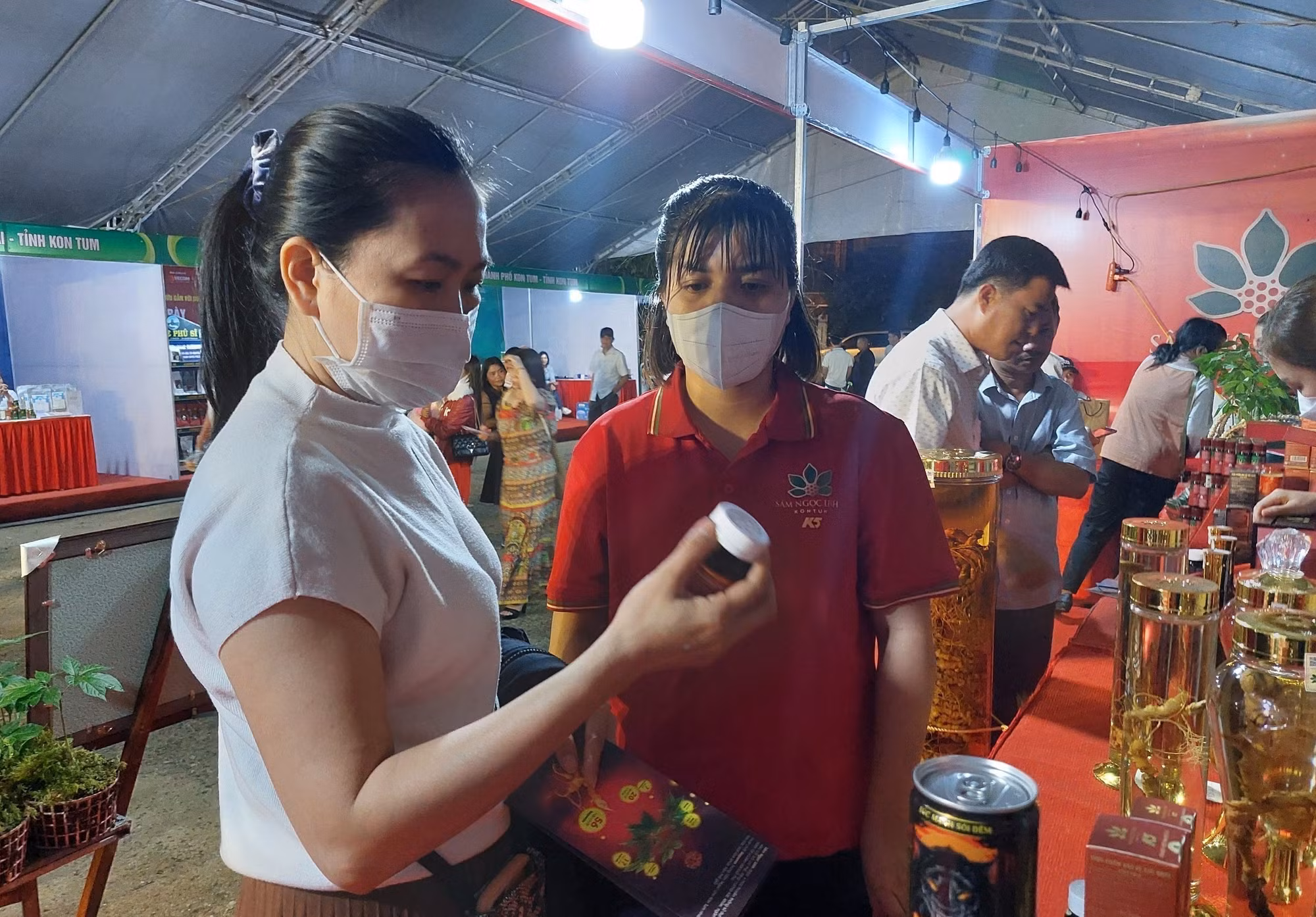 Sắc xuân trên “thánh địa” sâm ảnh 4
