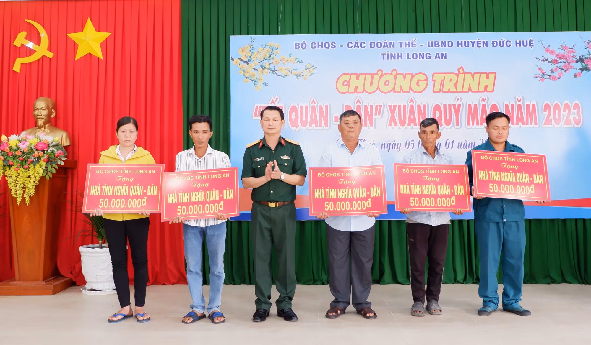 Long An: Huy động gần 1,6 tỉ đồng tổ chức Chương trình “Tết Quân - Dân” ảnh 4