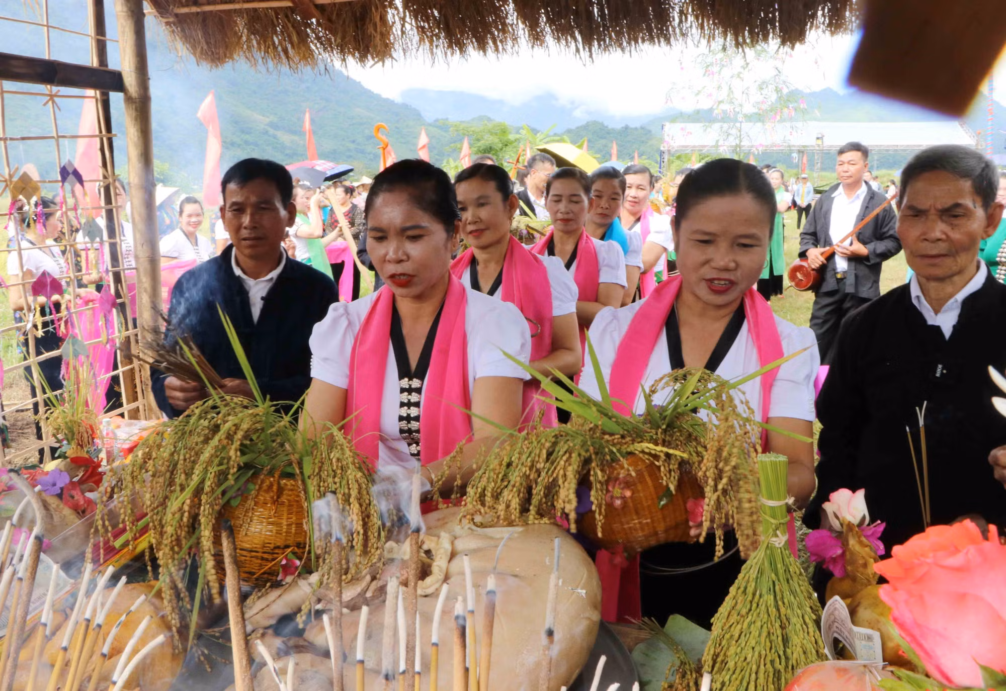 Bảo tồn nét độc đáo trong Lễ hội Cốm mới của người Thái ở Lai Châu ảnh 7