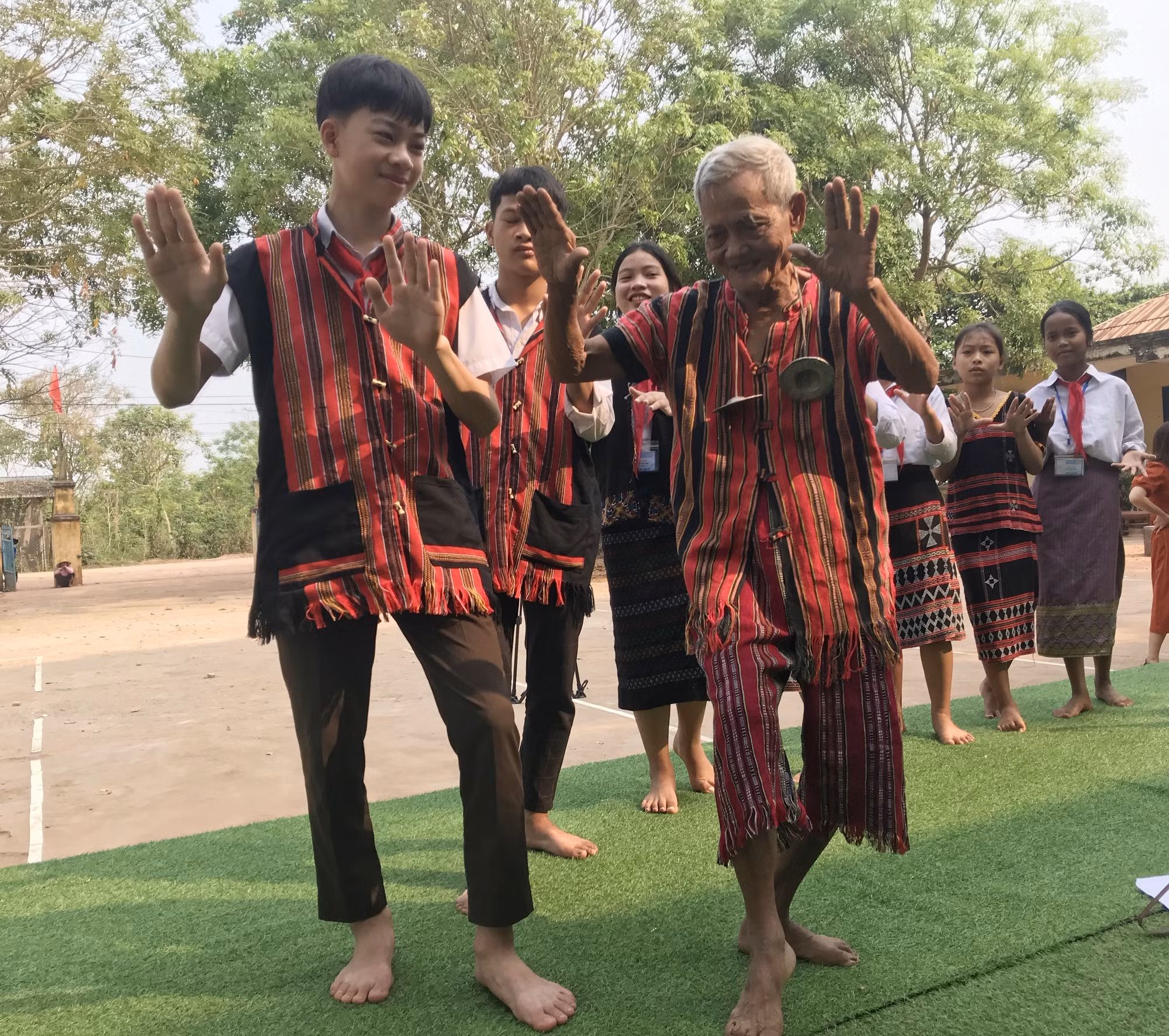 Quảng Trị đưa văn hoá dân gian đồng bào dân tộc thiểu số Pakô-Vân Kiều vào giáo dục học đường ảnh 2