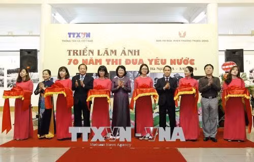 Lễ cắt băng khai mạc triển lãm. Ảnh: TTXVN