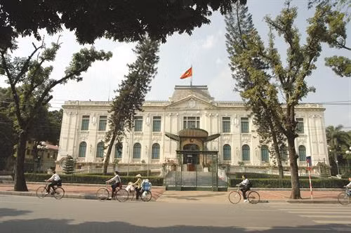 Bắc Bộ phủ là ngôi nhà hai tầng ở số 2 phố Ngô Quyền (Hà Nội). Thời Pháp thuộc, tòa nhà này là Phủ Thống sứ Bắc Kỳ. Từ năm 1954, được tu sửa lại và trở thành Nhà khách Chính phủ