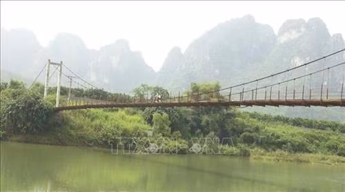 Toàn cảnh treo xuống cấp. Ảnh: Thanh Hải - TTXVN