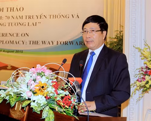 Phó Thủ tướng, Bộ trưởng Bộ Ngoại giao Phạm Bình Minh dự và phát biểu tại hội thảo. Ảnh: An Đăng – TTXVN