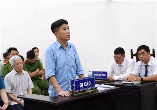 Bị cáo Phạm Thanh Sơn (SN 1972, nguyên Phó Tổng Giám đốc Vinashin) bị tuyên phạt 6 năm tù giam. Ảnh: Văn Điệp - TTXVN