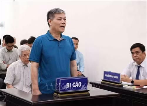 Bị cáo Nguyễn Ngọc Sự (SN 1957, nguyên Chủ tịch HĐTV Vinashin) bị tuyên phạt mức án 13 năm tù giam. Ảnh: Văn Điệp - TTXVN