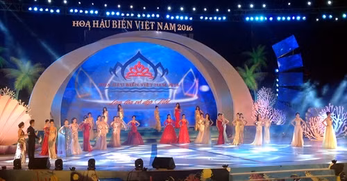 Các thí sinh trong đêm chung kết cuộc thi “Hoa hậu biển Việt Nam 2016”. Ảnh: Nguyễn Hoàng- TTXVN