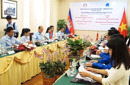 Quang cảnh buổi hội đàm giữa Chủ tịch Hội Liên hiệp Thanh niên Việt Nam và Chủ tịch Hội Liên hiệp Thanh niên Campuchia