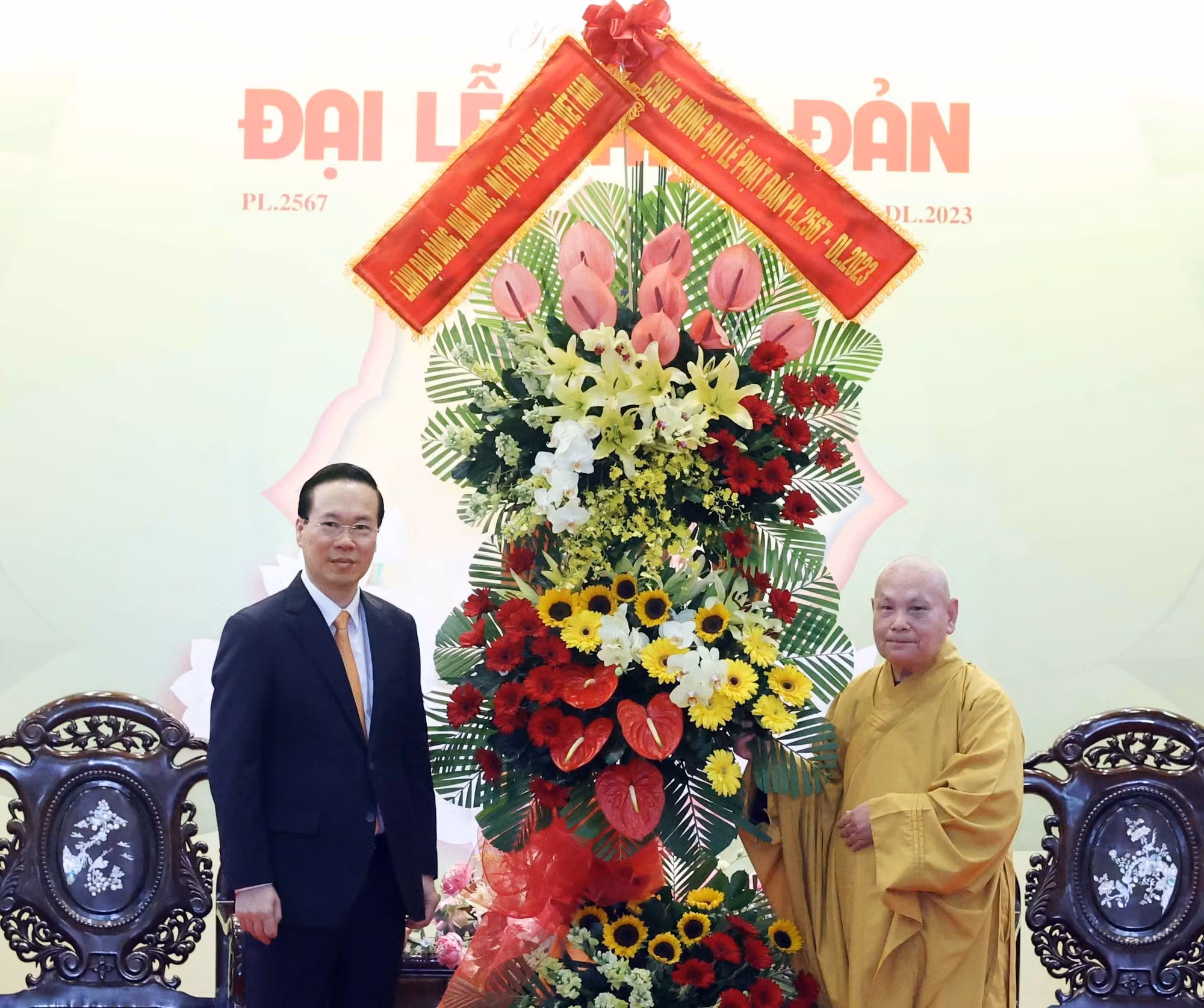Chủ tịch nước Võ Văn Thưởng chúc mừng Đại lễ Phật đản tại Thành phố Hồ Chí Minh ảnh 8