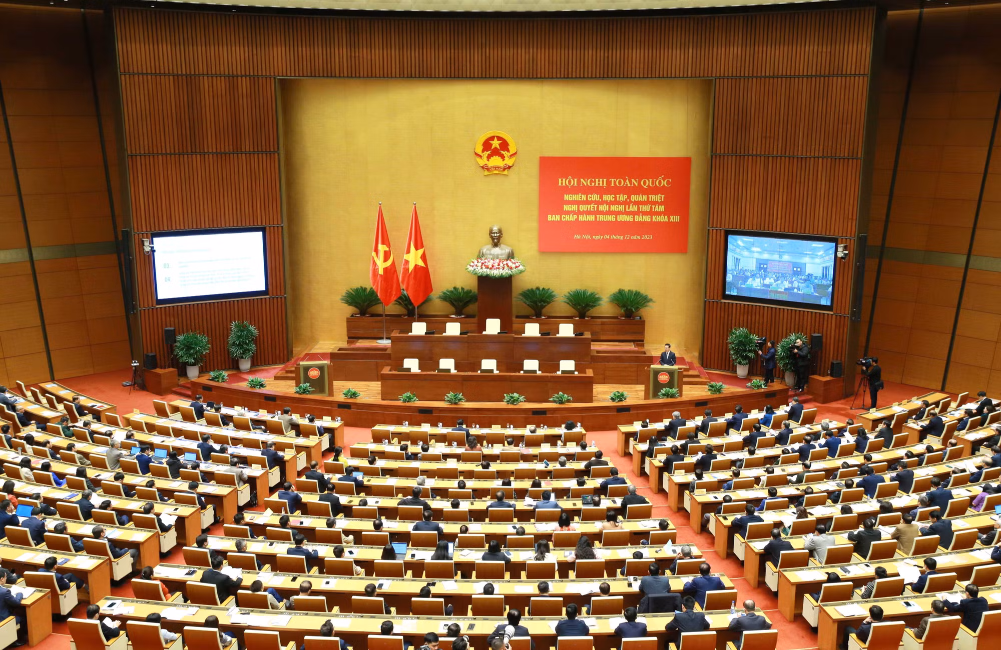 Hội nghị toàn quốc nghiên cứu, quán triệt Nghị quyết Hội nghị Trung ương 8 khóa XIII ảnh 1