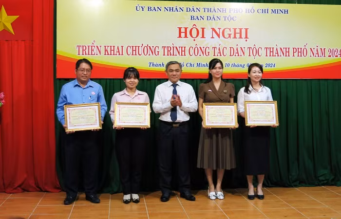 Tập trung triển khai Chiến lược công tác dân tộc trên địa bàn Thành phố Hồ Chí Minh ảnh 2