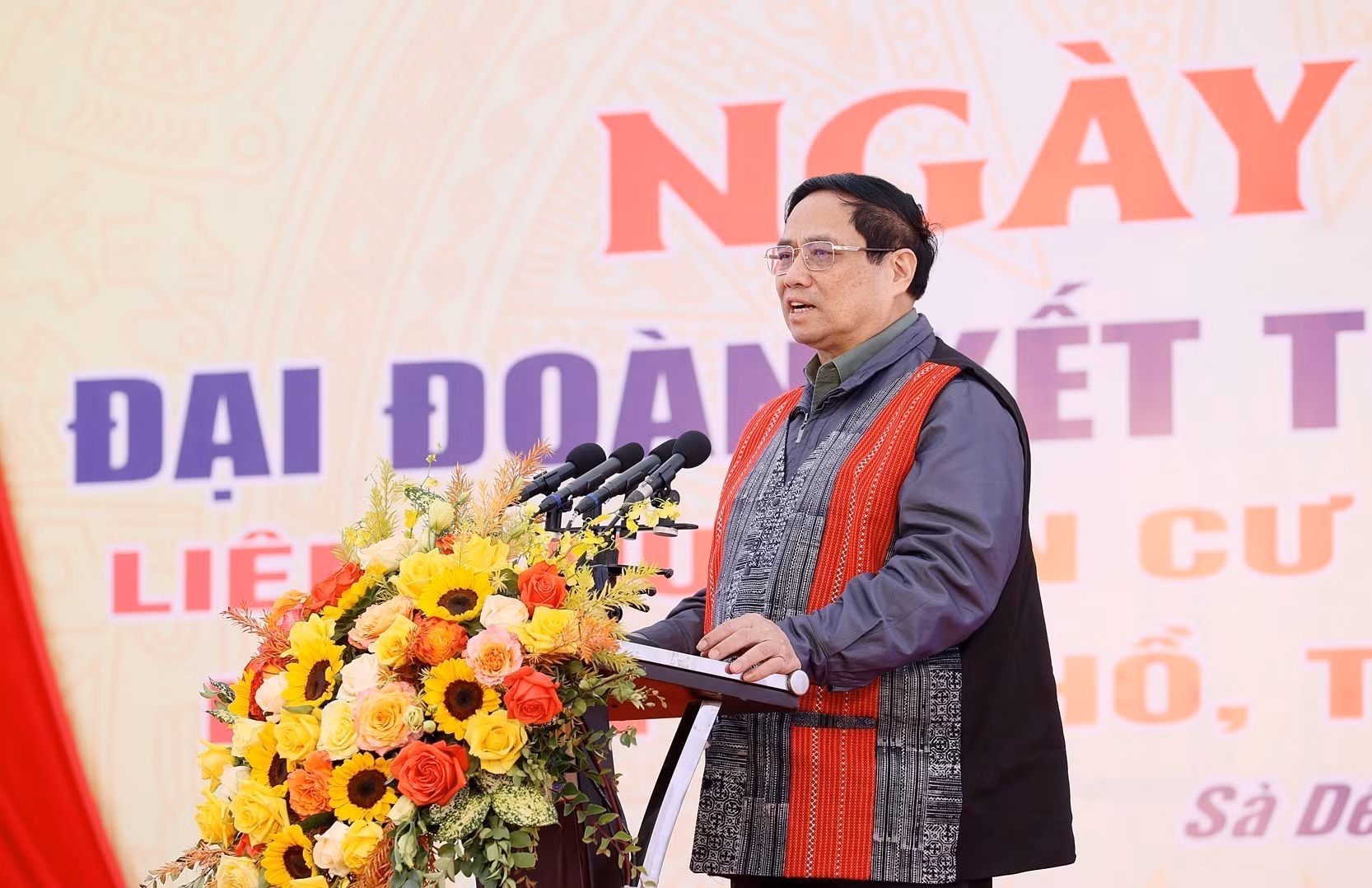 Thủ tướng Phạm Minh Chính dự Ngày hội Đại đoàn kết toàn dân tộc tại xã Sà Dề Phìn ảnh 4