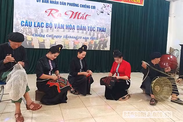 Đồng bào Sơn La gìn giữ và phát huy giá trị nghệ thuật xòe Thái ảnh 2