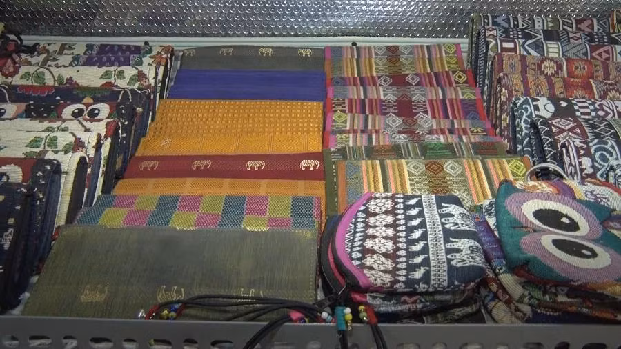 Khích lệ đồng bào dân tộc thiểu số sáng tạo sản phẩm thủ công truyền thống ảnh 1