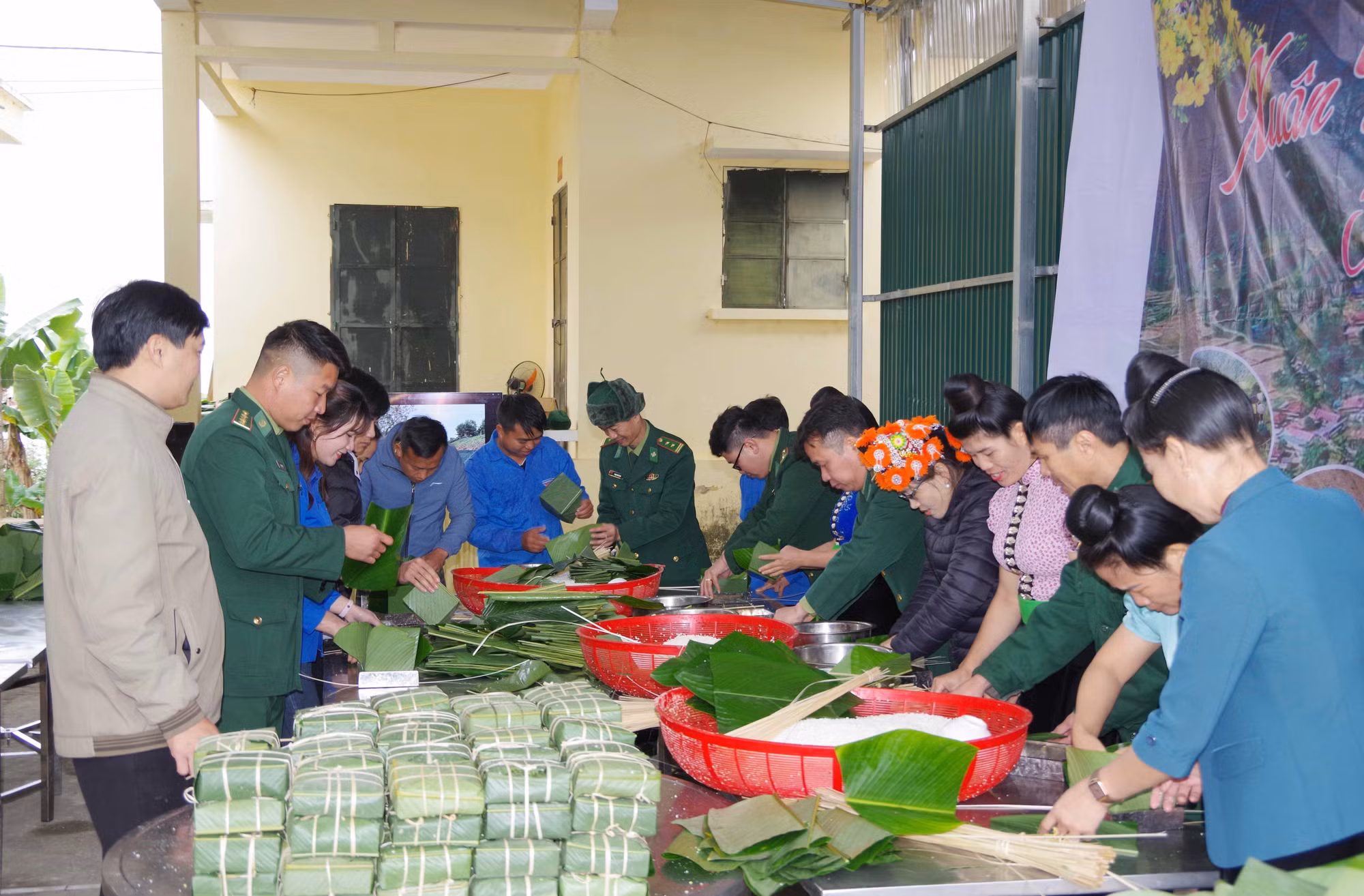 Chương trình “Xuân Biên phòng ấm lòng dân bản" tại bản Xá Nhù ảnh 5