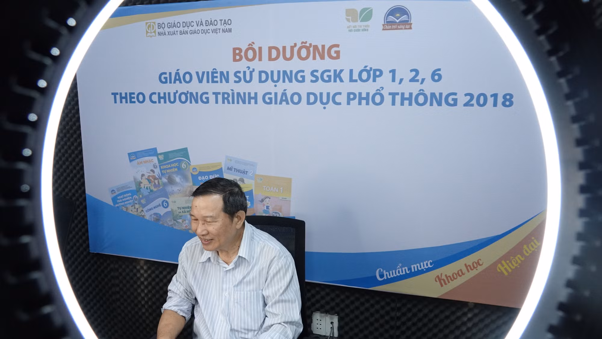 Nhà xuất bản Giáo dục Việt Nam hoàn thành tập huấn giáo viên sử dụng sách giáo khoa lớp 2 và lớp 6 ảnh 1